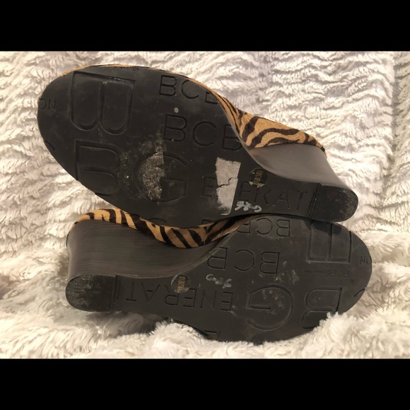BCBG Generation Animal Print Wedges - Picture 4 of 4
